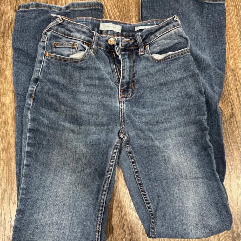 Cleo + Wolf Classic Women's Blue Wash Jeans - Comfortable Everyday Fit